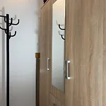 Haukilahti, 3 Rooms, Kitchen And Parking Place شقة إسبو