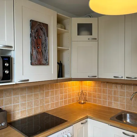 Haukilahti, 3 Rooms, Kitchen And Parking Place * 艾斯堡